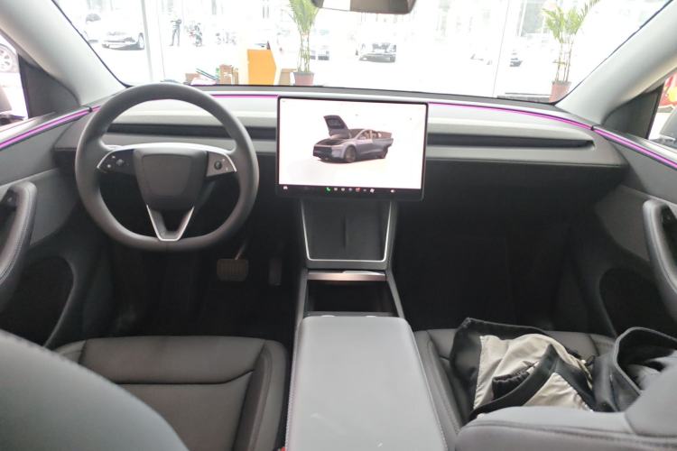 Used Tesla Model Y 2025 Rear-Wheel-Drive Version Center Console