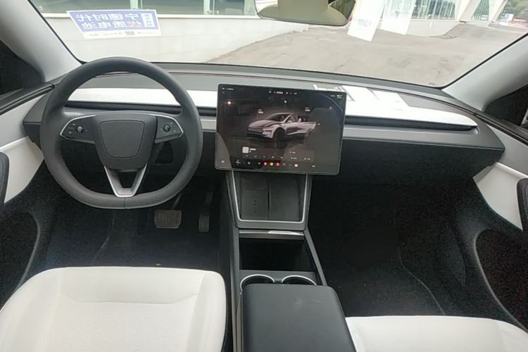 Used Tesla Model Y 2025 Rear-Wheel-Drive Version Center Console