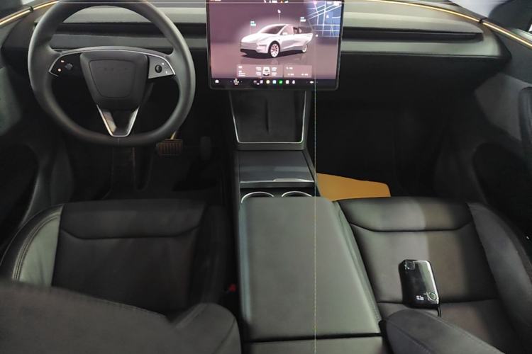 Used Tesla Model Y 2025 Rear-Wheel-Drive Version Center Console