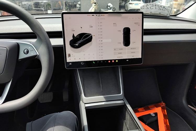 Used Tesla Model Y 2025 Rear-Wheel-Drive Version Center Console