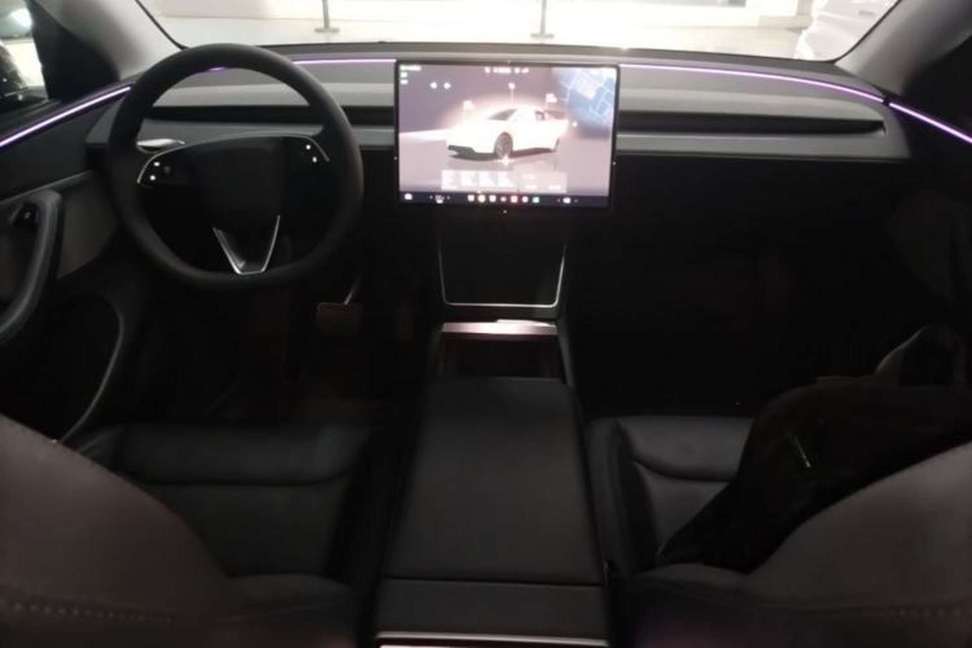 Used Tesla Model Y 2025 Rear-Wheel Drive First Edition Center Console