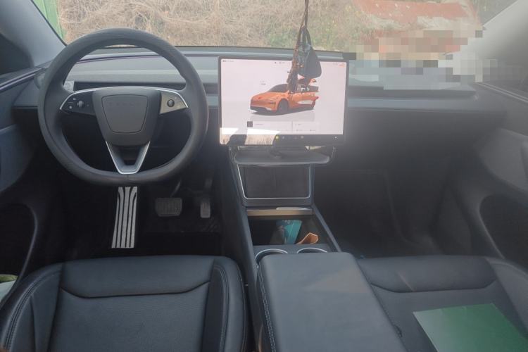 Used Tesla Model Y 2025 Rear-Wheel-Drive Version Center Console