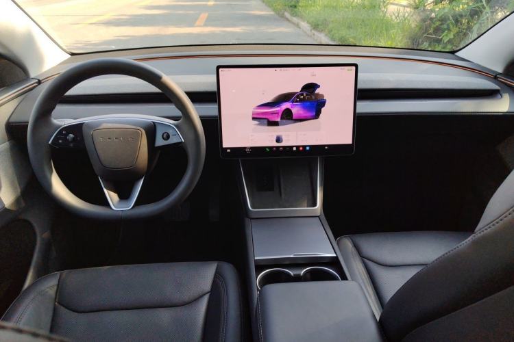 Used Tesla Model Y 2025 Rear-Wheel-Drive Version Center Console