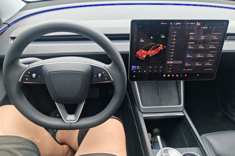 Used Tesla Model Y 2025 Rear-Wheel-Drive Version Center Console