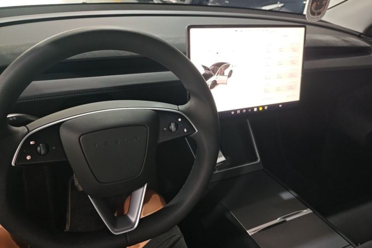 Used Tesla Model Y 2025 Long-Range All-Wheel Drive First Edition Center Console