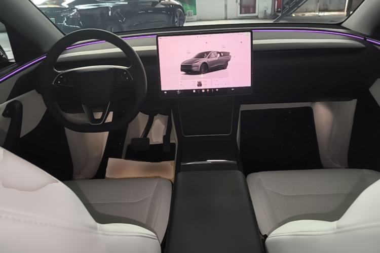 Used Tesla Model Y 2025 Long-Range All-Wheel Drive First Edition Center Console