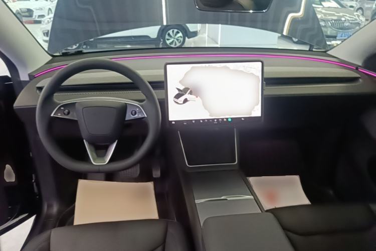 Used Tesla Model Y 2025 Rear-Wheel-Drive Version Center Console