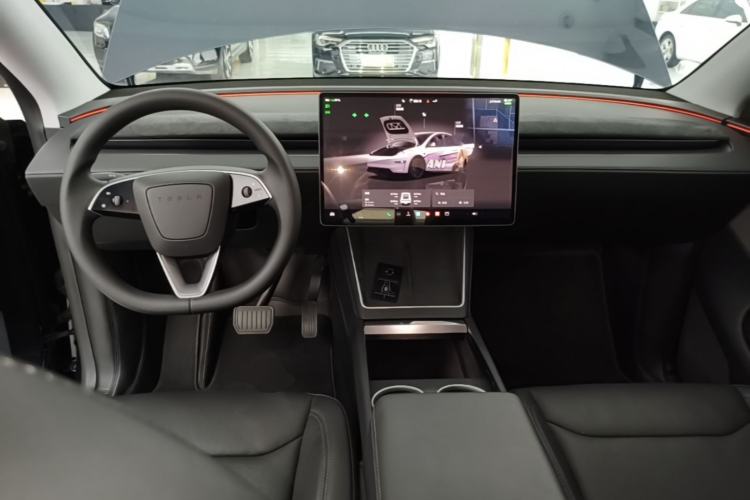 Used Tesla Model Y 2025 Rear-Wheel-Drive Version Center Console