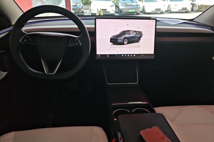 Used Tesla Model Y 2025 Long-Range All-Wheel Drive First Edition Center Console