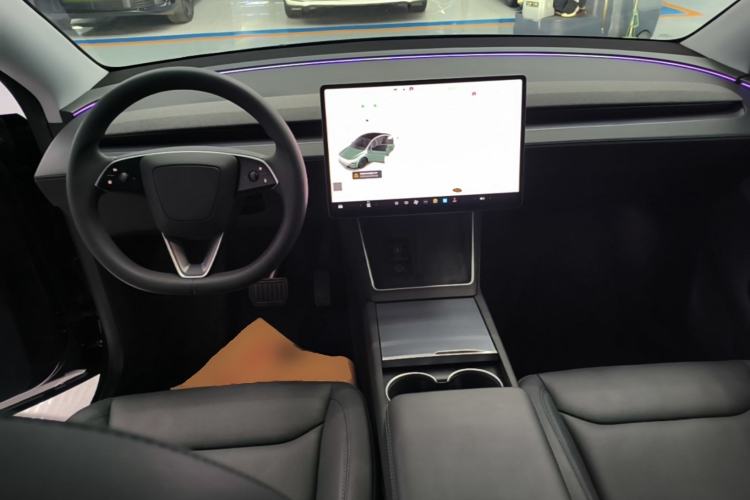 Used Tesla Model Y 2025 Rear-Wheel-Drive Version Center Console