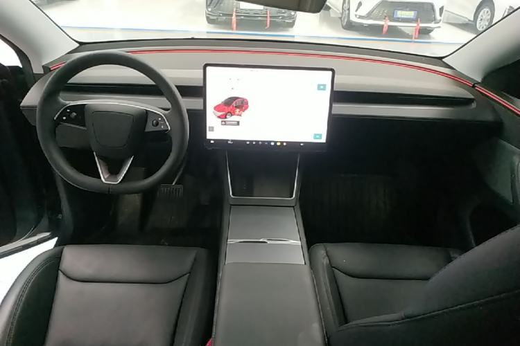 Used Tesla Model Y 2025 Rear-Wheel-Drive Version Center Console