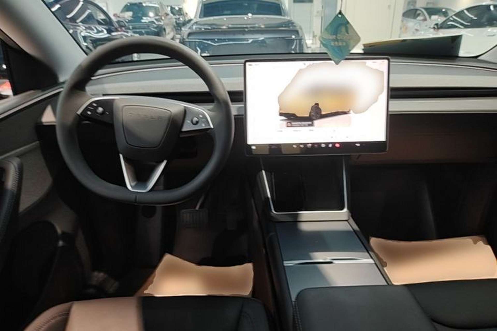 Used Tesla Model Y 2025 Rear-Wheel-Drive Version Center Console