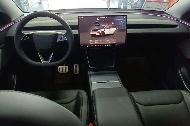 Used Tesla Model Y 2025 Rear-Wheel-Drive Version Center Console