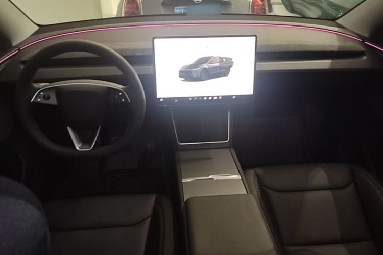 Used Tesla Model Y 2025 Long-Range All-Wheel Drive First Edition Center Console
