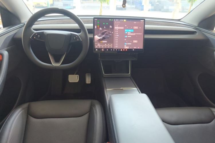 Used Tesla Model Y 2025 Updated Version Long-Range All-Wheel Drive Center Console