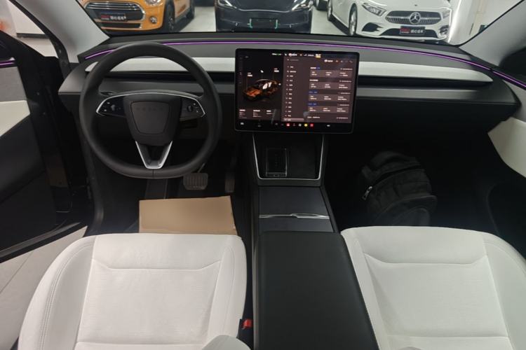 Used Tesla Model Y 2025 Rear-Wheel-Drive Version Center Console