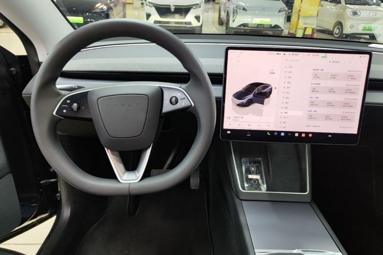 Used Tesla Model Y 2025 Rear-Wheel-Drive Version Center Console