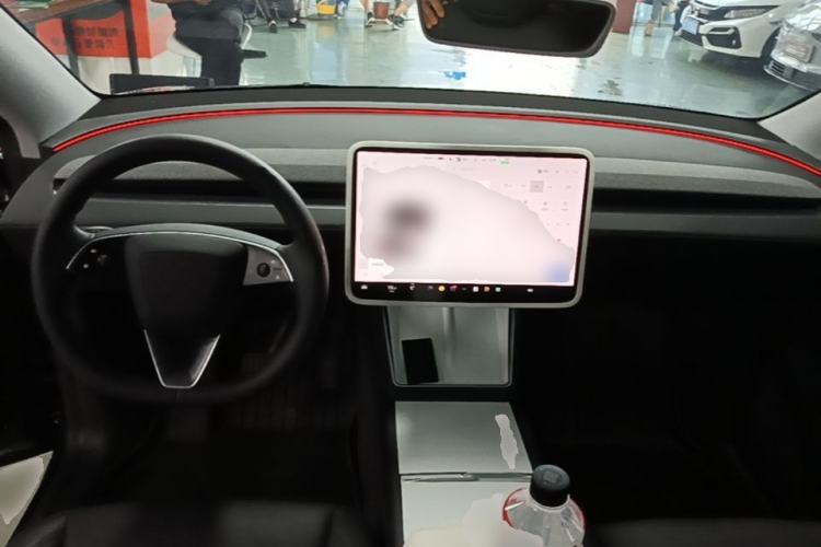 Used Tesla Model Y 2025 Rear-Wheel-Drive Version Center Console