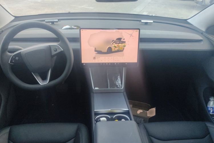 Used Tesla Model Y 2025 Rear-Wheel-Drive Version Center Console