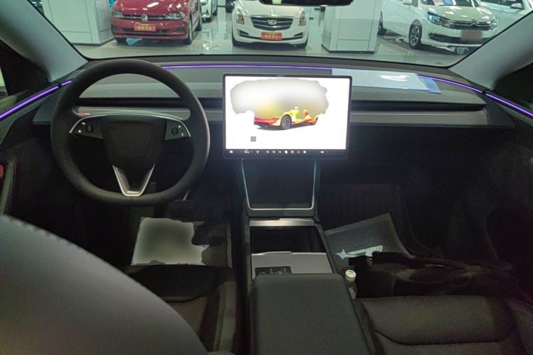 Used Tesla Model Y 2025 Long-Range All-Wheel-Drive Version Center Console