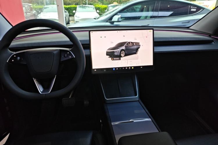 Used Tesla Model Y 2025 Long-Range All-Wheel Drive First Edition Center Console