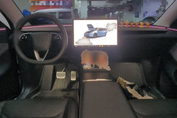 Used Tesla Model Y 2025 Rear-Wheel-Drive Version Center Console