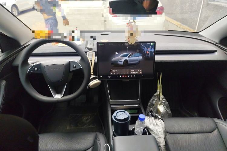 Used Tesla Model Y 2025 Long-Range All-Wheel Drive First Edition Center Console