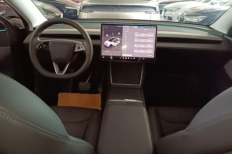 Used Tesla Model Y 2025 Rear-Wheel-Drive Version Center Console