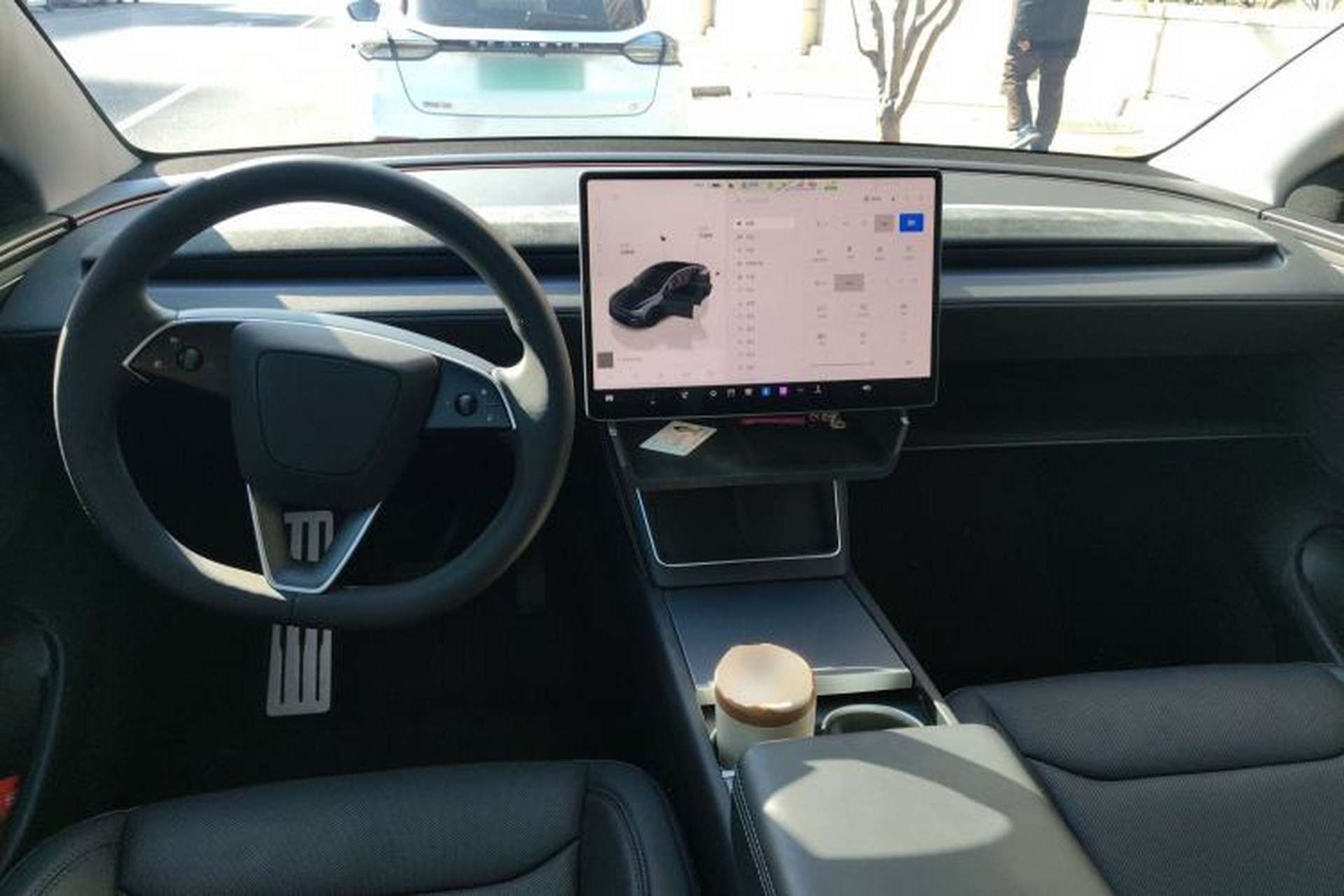 Used Tesla Model Y 2025 Long-Range All-Wheel Drive First Edition Center Console