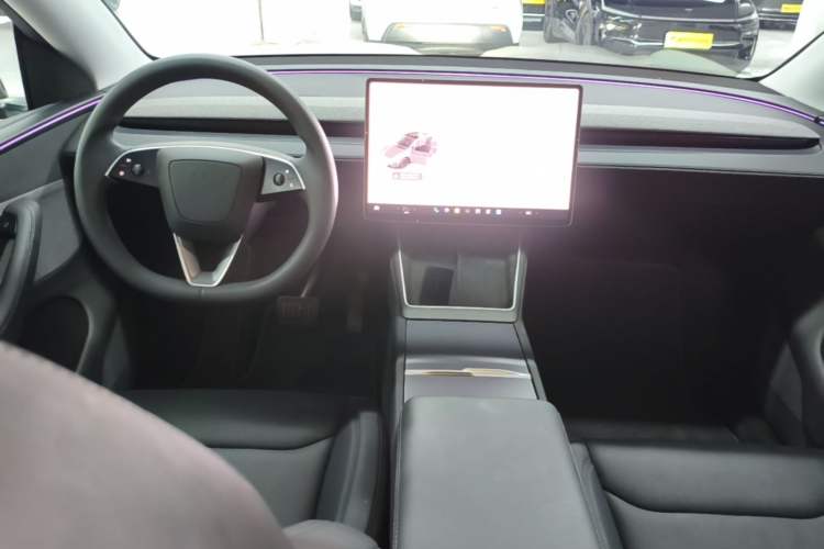 Used Tesla Model Y 2025 Rear-Wheel-Drive Version Center Console
