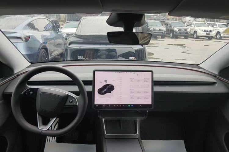 Used Tesla Model Y 2025 Rear-Wheel-Drive Version Center Console