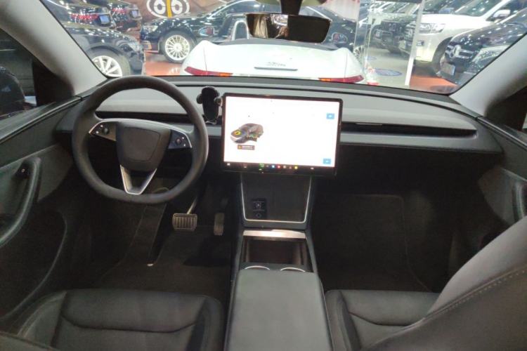Used Tesla Model Y 2025 Rear-Wheel-Drive Version Center Console