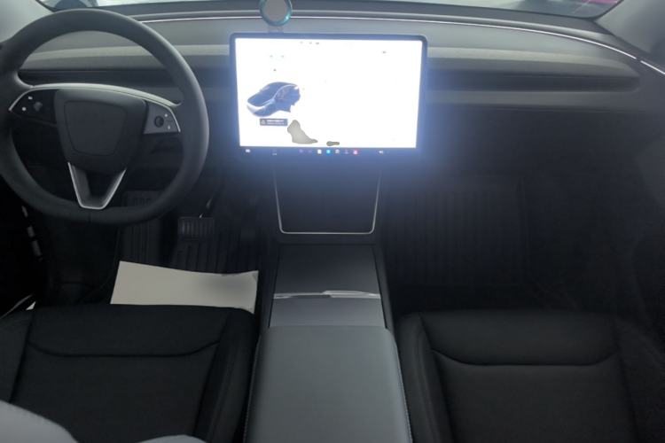 Used Tesla Model Y 2025 Rear-Wheel-Drive Version Center Console