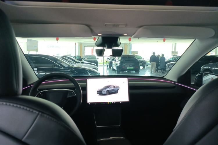 Used Tesla Model Y 2025 Rear-Wheel-Drive Version Center Console