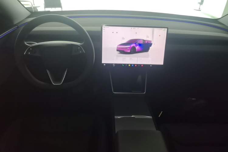 Used Tesla Model Y 2025 Rear-Wheel-Drive Version Center Console