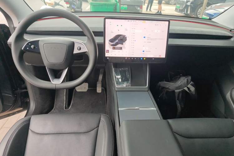 Used Tesla Model Y 2025 Long-Range All-Wheel Drive First Edition Center Console