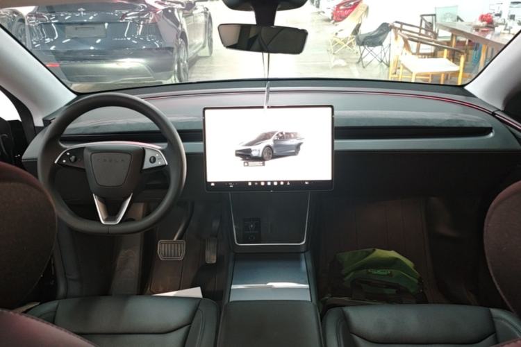 Used Tesla Model Y 2025 Long-Range All-Wheel Drive First Edition Center Console