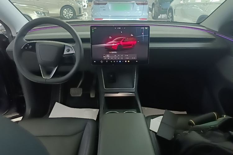 Used Tesla Model Y 2025 Rear-Wheel-Drive Version Center Console