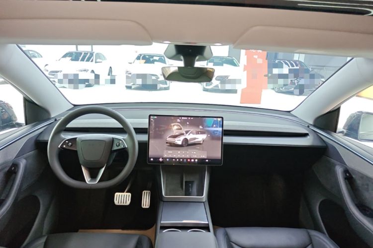 Used Tesla Model Y 2025 Updated Version Long-Range All-Wheel Drive Center Console