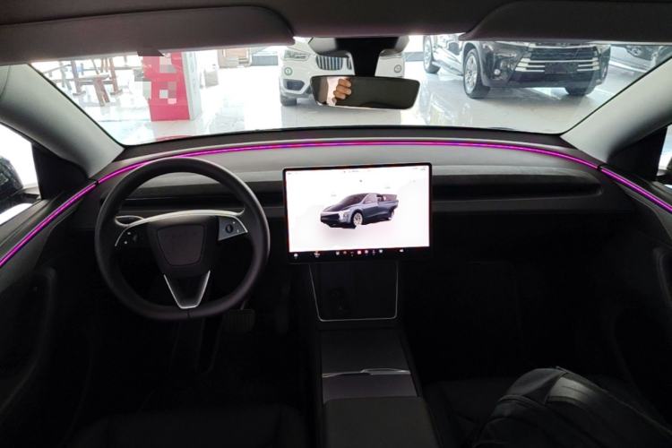 Used Tesla Model Y 2025 Long-Range All-Wheel Drive First Edition Center Console