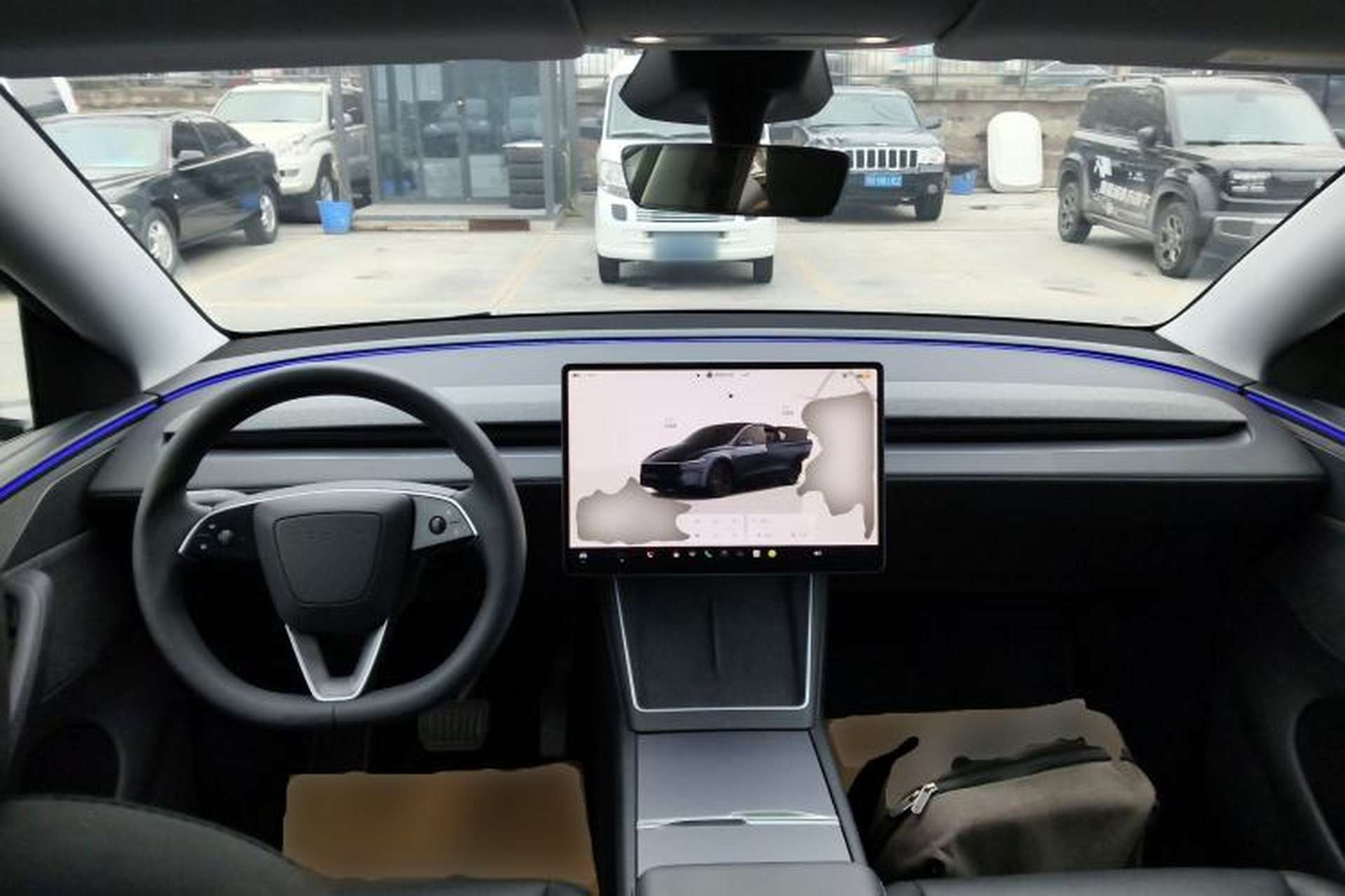 Used Tesla Model Y 2025 Long-Range All-Wheel-Drive Version Center Console
