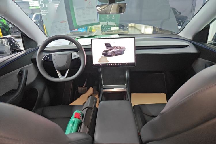 Used Tesla Model Y 2025 Rear-Wheel-Drive Version Center Console