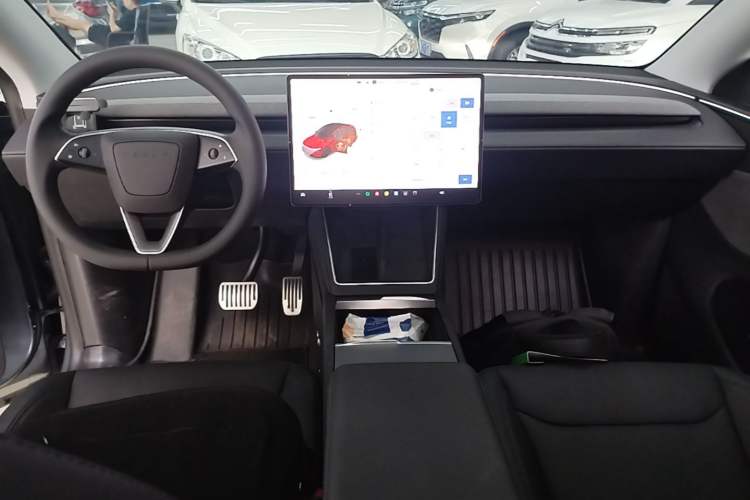 Used Tesla Model Y 2025 Rear-Wheel-Drive Version Center Console
