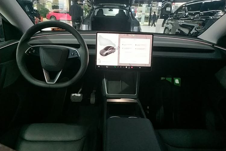 Used Tesla Model Y 2025 Rear-Wheel-Drive Version Center Console
