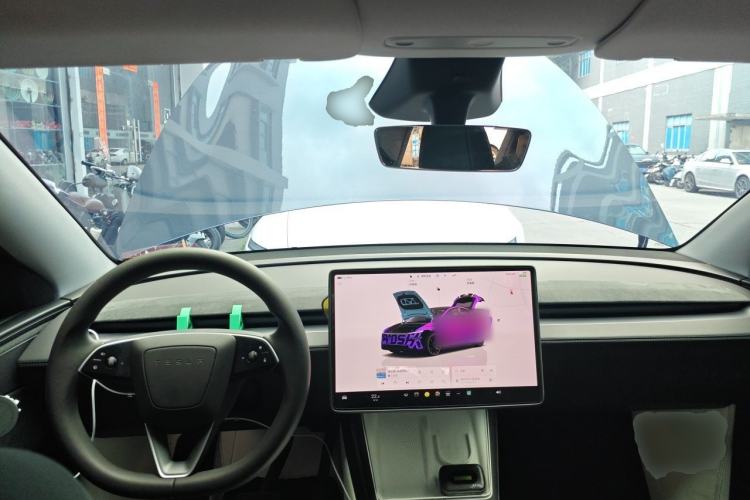 Used Tesla Model Y 2025 Long-Range All-Wheel Drive First Edition Center Console