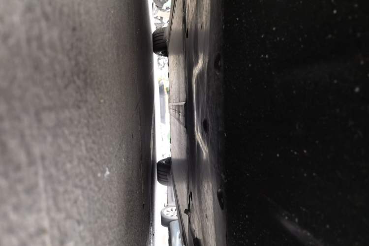 Used Tesla Model Y 2025 Long-Range All-Wheel-Drive Version Chassis Front