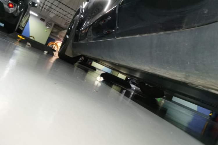 Used Tesla Model Y 2025 Updated Version Long-Range All-Wheel Drive Chassis Rear Left