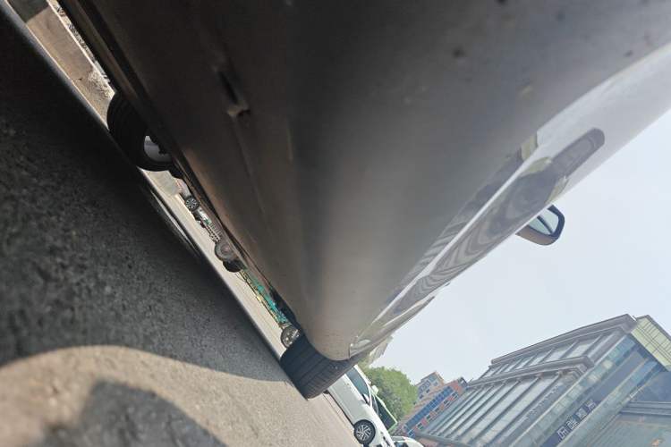 Used Tesla Model Y 2025 Long-Range All-Wheel Drive First Edition Chassis Rear Right