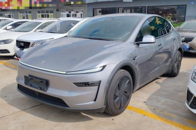 Used Tesla Model Y 2025 Rear-Wheel-Drive Version
