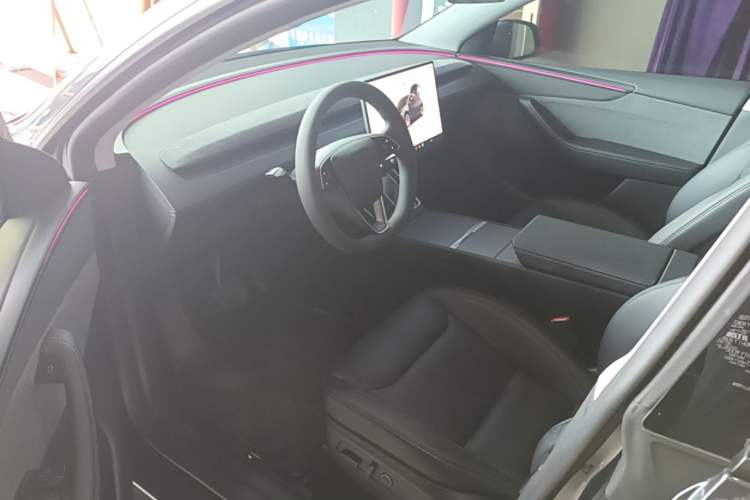 Used Tesla Model Y 2025 Rear-Wheel-Drive Version Driver Seat